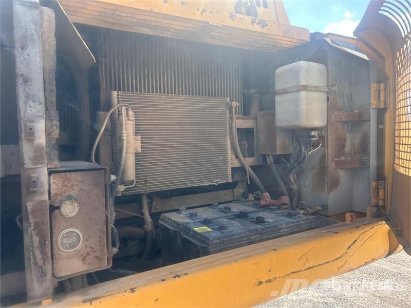 John Deere 330C LC Tracked Excavator Raupenbagger