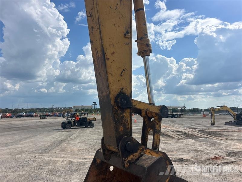 John Deere 330C LC Tracked Excavator Raupenbagger