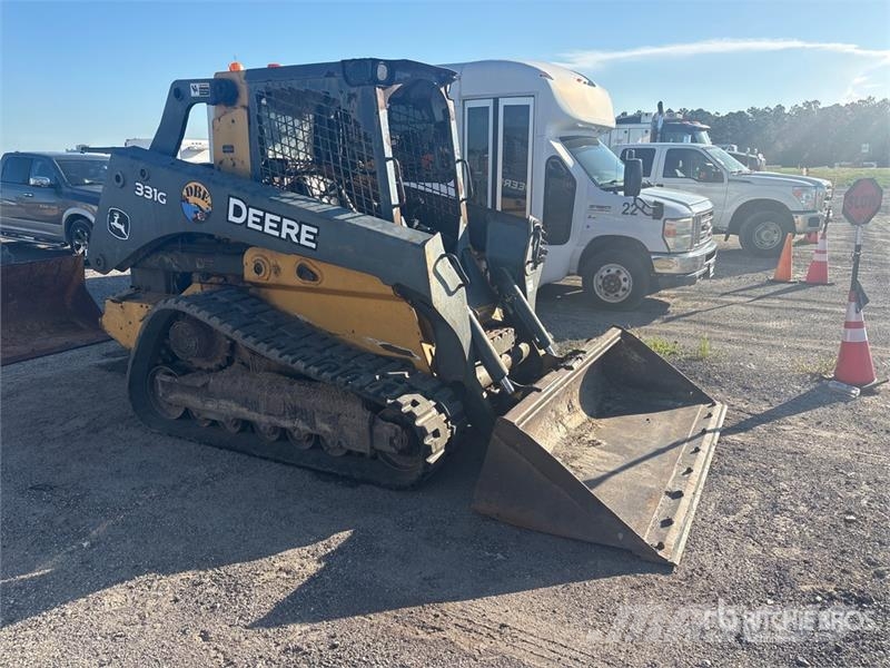 John Deere 331G Mini Pale Gommate
