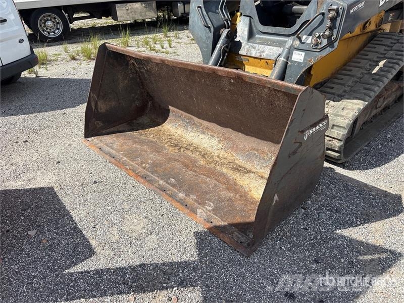 John Deere 331G Lietoti riteņu kompaktiekrāvēji