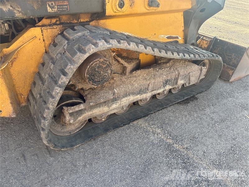John Deere 331G Mini Pale Gommate