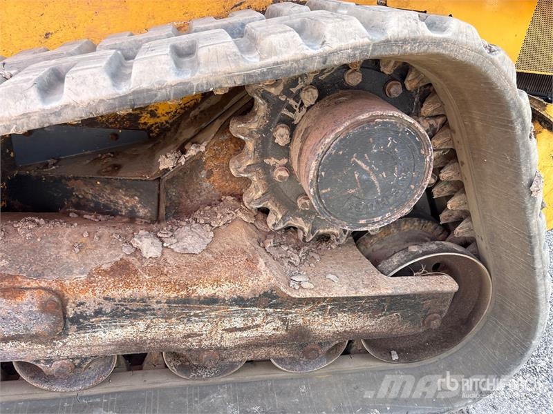 John Deere 331G Lietoti riteņu kompaktiekrāvēji