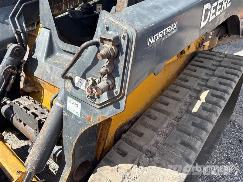 John Deere 331G Lietoti riteņu kompaktiekrāvēji