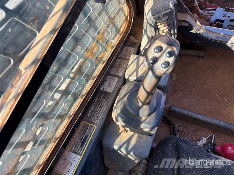 John Deere 331G Міні-навантажувачі