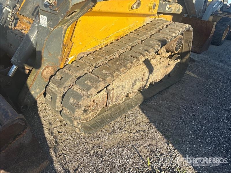 John Deere 331G Mini Pale Gommate