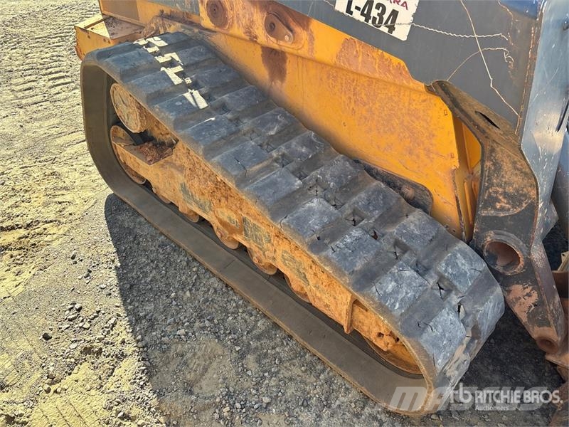 John Deere 331G Міні-навантажувачі