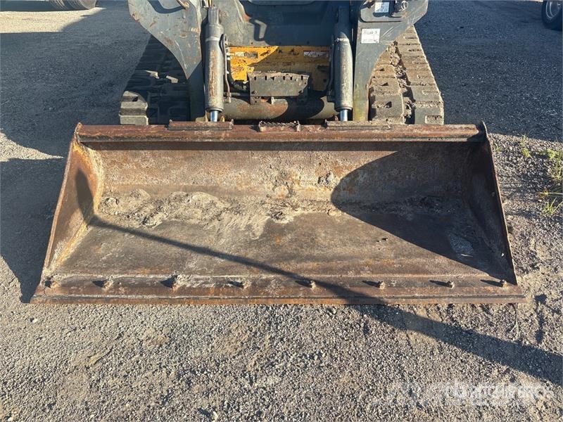 John Deere 331G Mini Pale Gommate