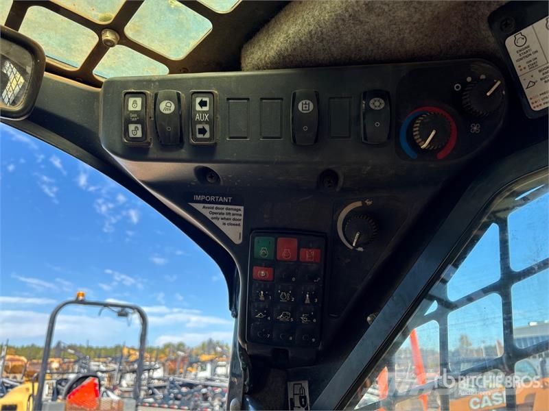 John Deere 331G Міні-навантажувачі