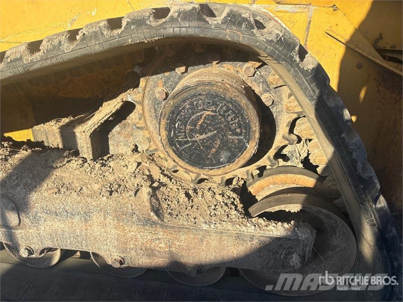 John Deere 331G Mini Pale Gommate