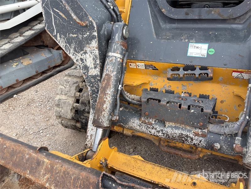 John Deere 331G Minilæsser - skridstyret