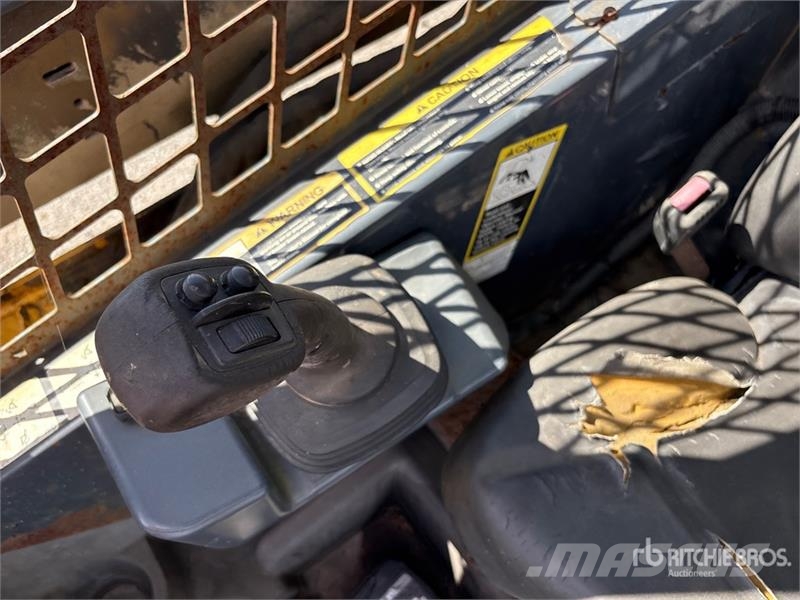 John Deere 331G Lietoti riteņu kompaktiekrāvēji