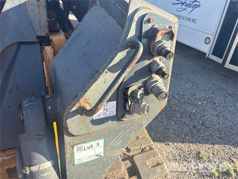 John Deere 331G Mini Pale Gommate