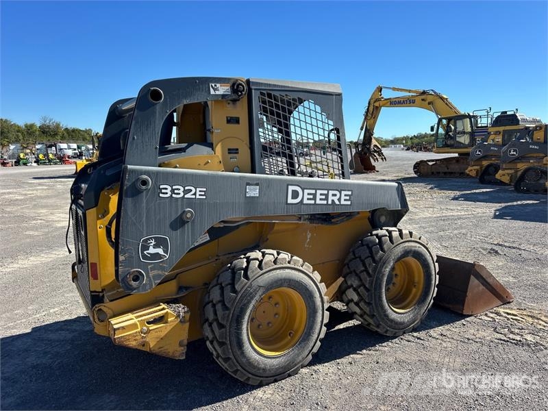 John Deere 332E Minicargadoras