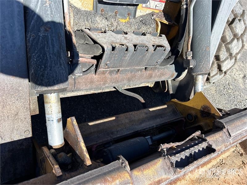 John Deere 332E Minicargadoras