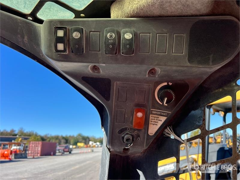 John Deere 332E Minicargadoras