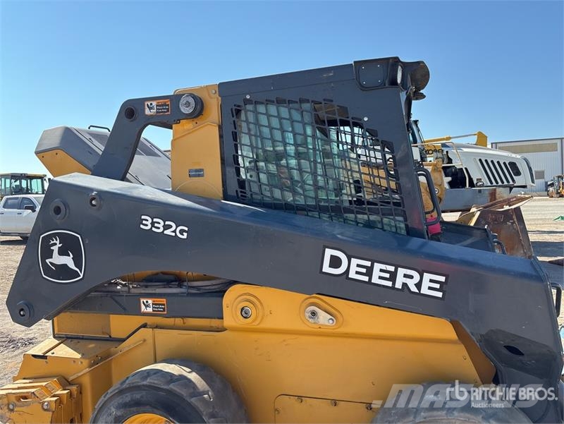 John Deere 332G Мини-погрузчики