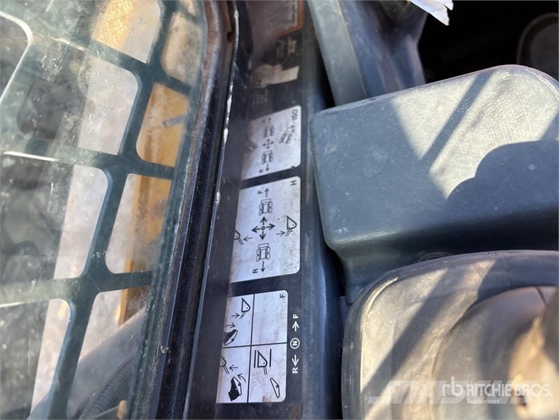 John Deere 333G Skid steer loaders