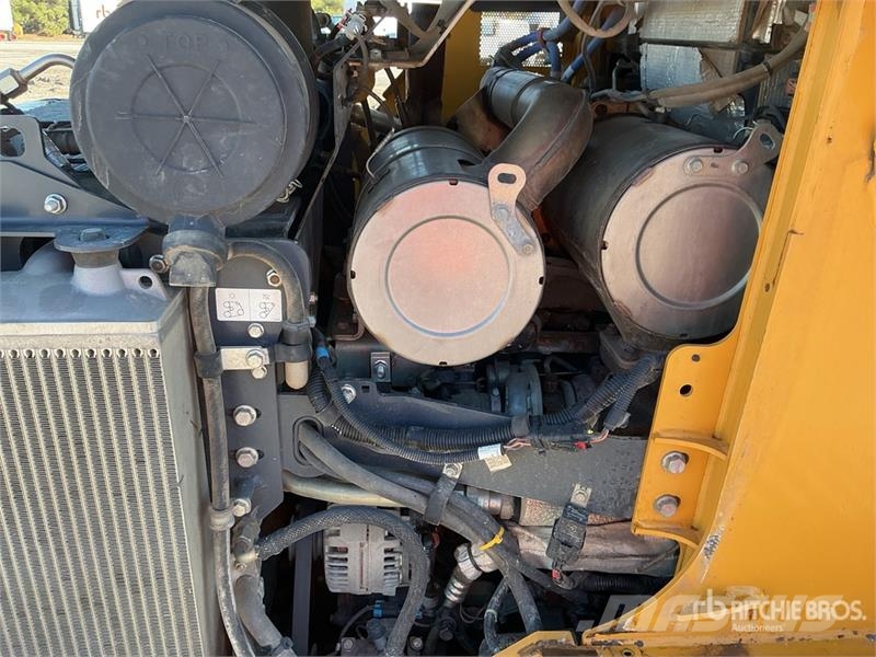 John Deere 333G Skid steer mini nakladalci
