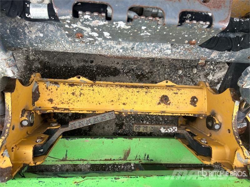 John Deere 333G Мини-погрузчики