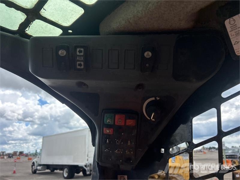 John Deere 333G Мини-погрузчики