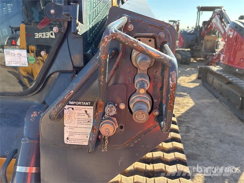 John Deere 333G Skid steer loaders