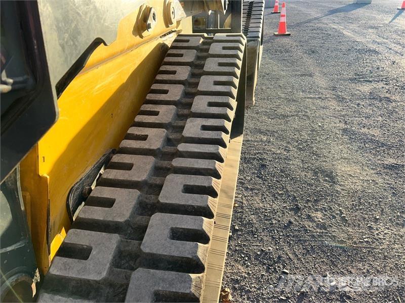 John Deere 333G Міні-навантажувачі