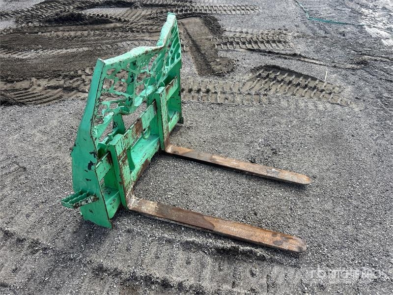 John Deere 333G Мини-погрузчики