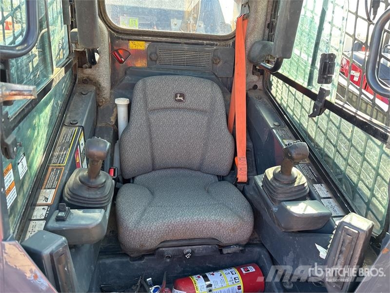 John Deere 333G Skid steer loaders