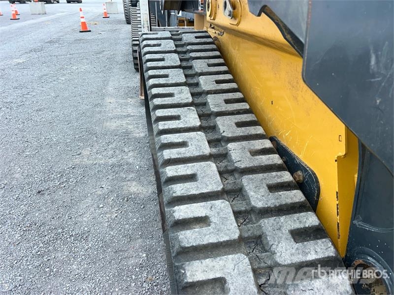 John Deere 333G Lietoti riteņu kompaktiekrāvēji