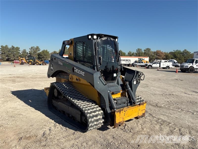 John Deere 333G Skid steer loaders