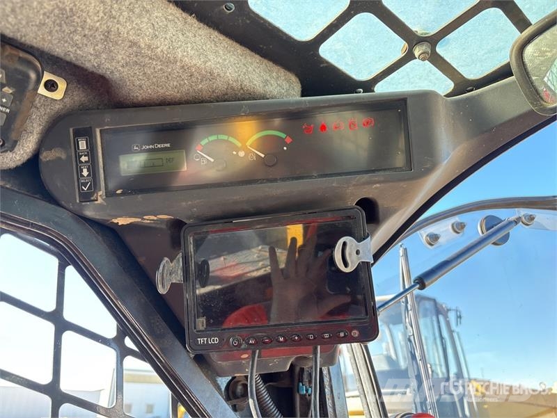 John Deere 333G Skid steer loaders