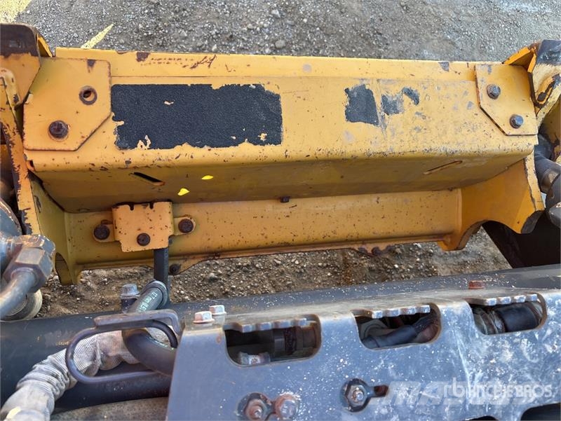 John Deere 333G Skid steer loaders