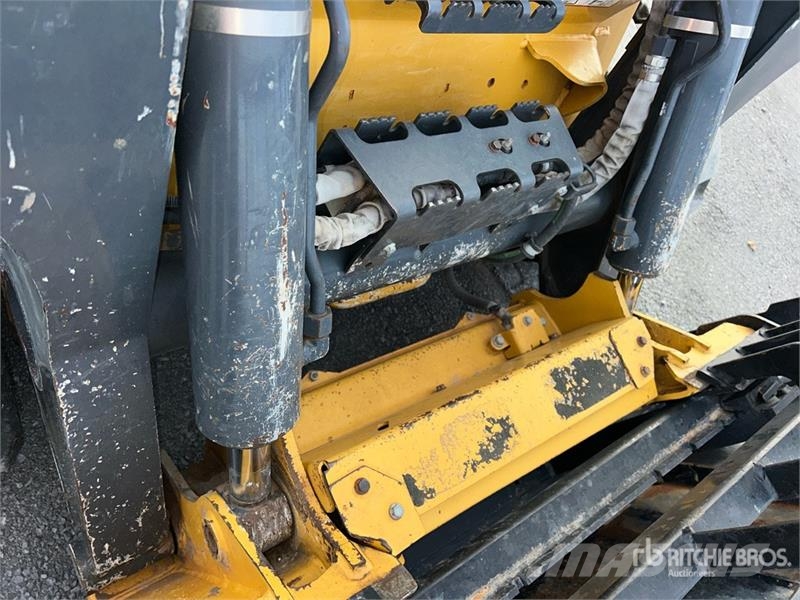 John Deere 333G Міні-навантажувачі