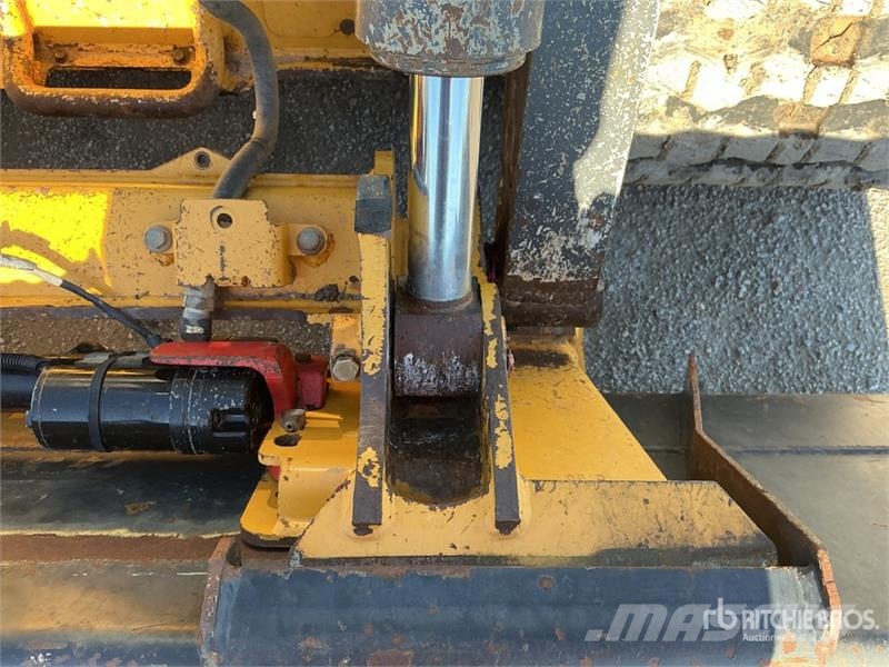 John Deere 333G Skid steer mini nakladalci