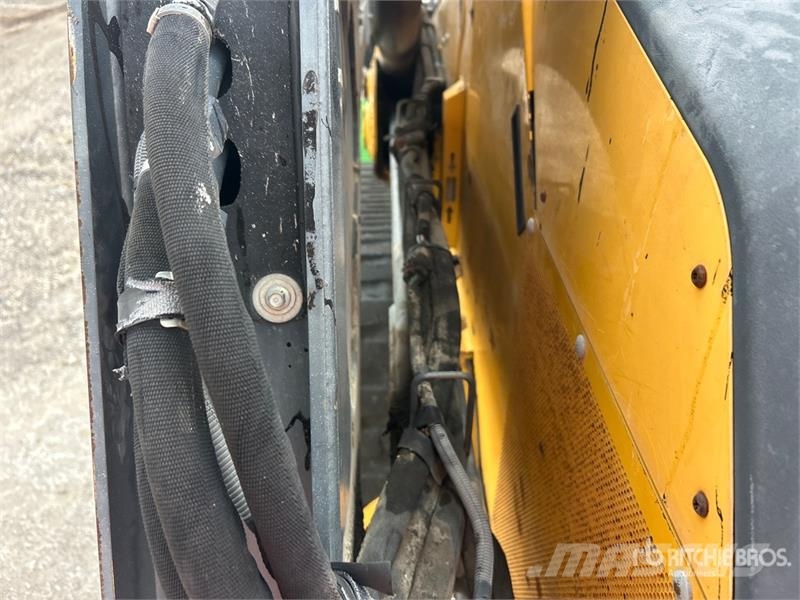 John Deere 333G Мини-погрузчики