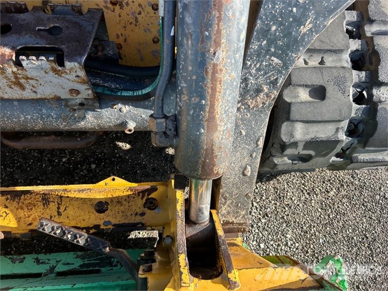 John Deere 333G Мини-погрузчики
