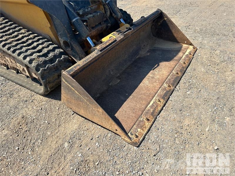 John Deere 333G Skid steer mini utovarivači