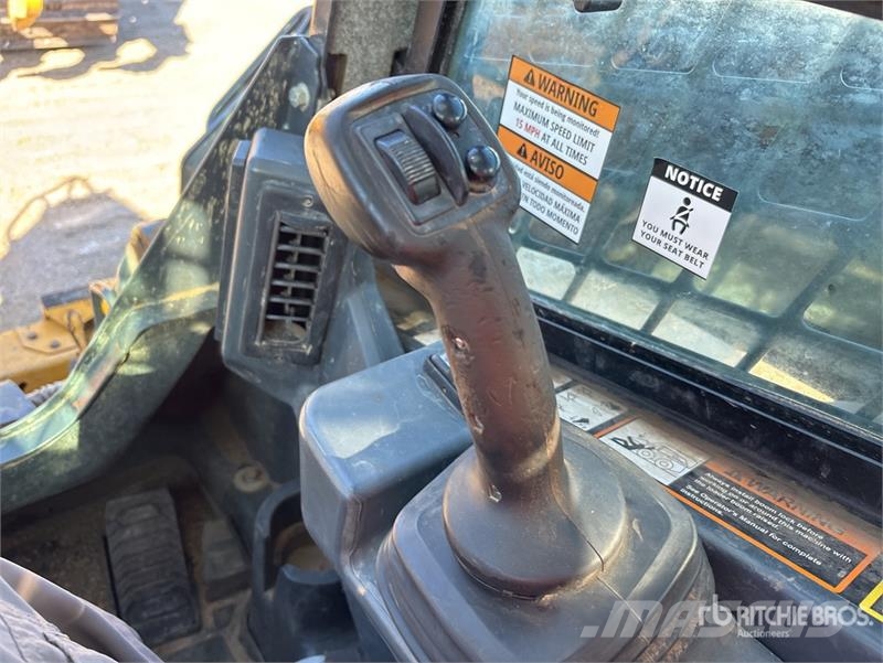 John Deere 333G Skid steer loaders