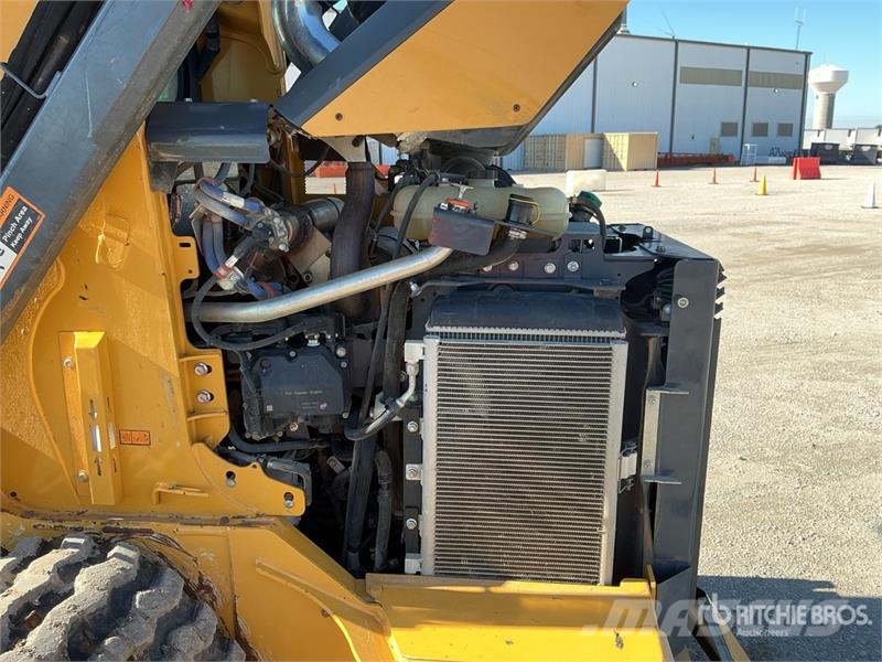 John Deere 333G Skid steer mini nakladalci