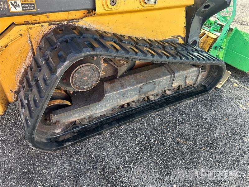 John Deere 333G Мини-погрузчики
