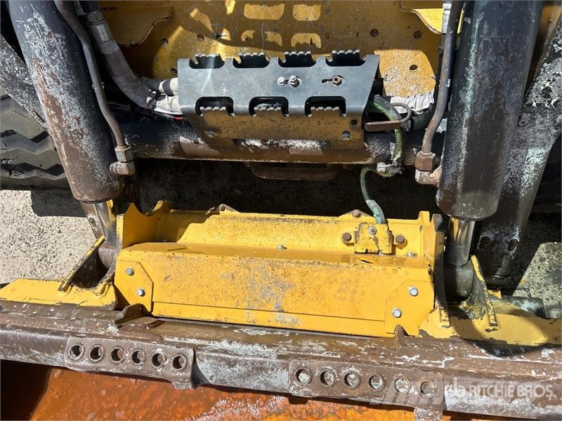 John Deere 333G Skid steer mini nakladalci