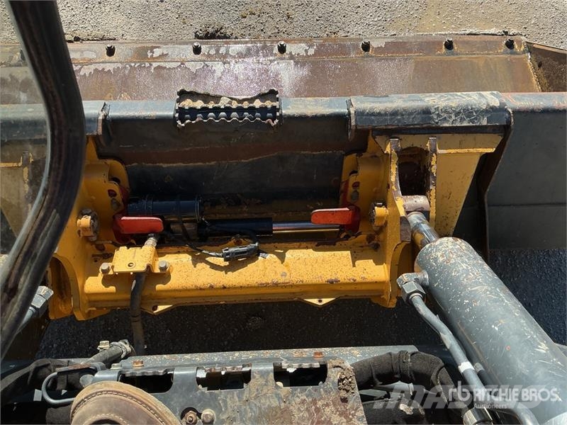 John Deere 333G Skid steer mini nakladalci