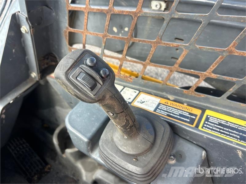 John Deere 333G Мини-погрузчики