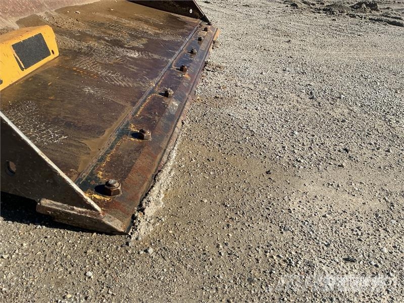 John Deere 333G Skid steer mini nakladalci
