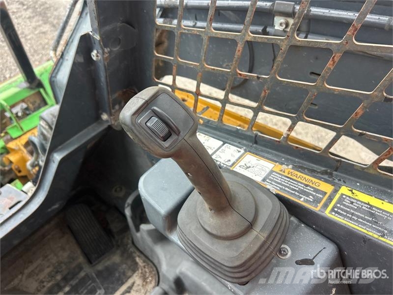 John Deere 333G Мини-погрузчики