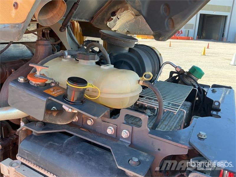 John Deere 333G Skid steer mini nakladalci