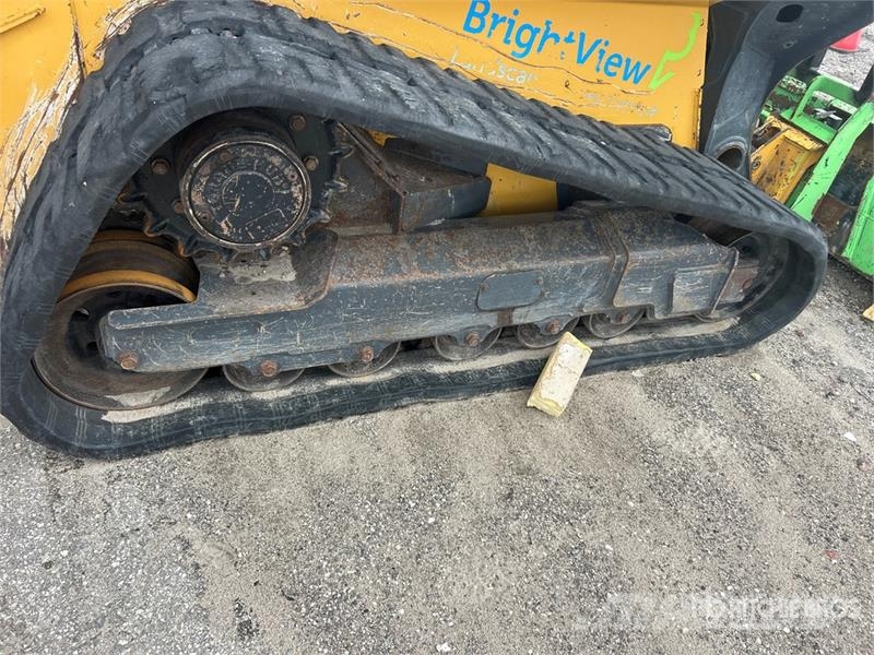 John Deere 333G Мини-погрузчики