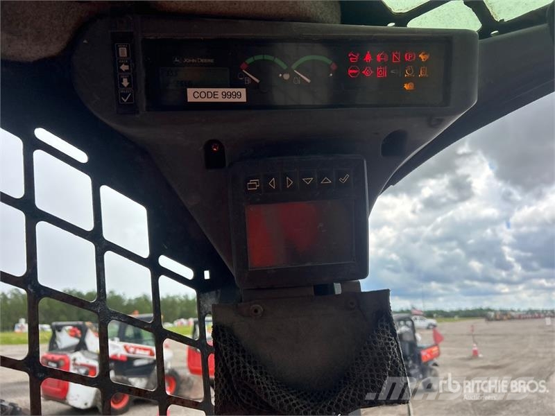 John Deere 333G Мини-погрузчики