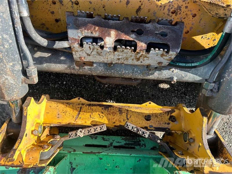 John Deere 333G Мини-погрузчики