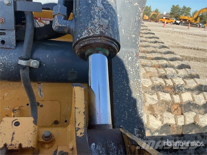 John Deere 333G Skid steer mini nakladalci